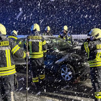 FW-EN: Feuerwehr rückt am Samstag zweimal aus