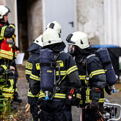 FW-MK: CO Austritt in Wohnhaus, ein Bewohner verstorben