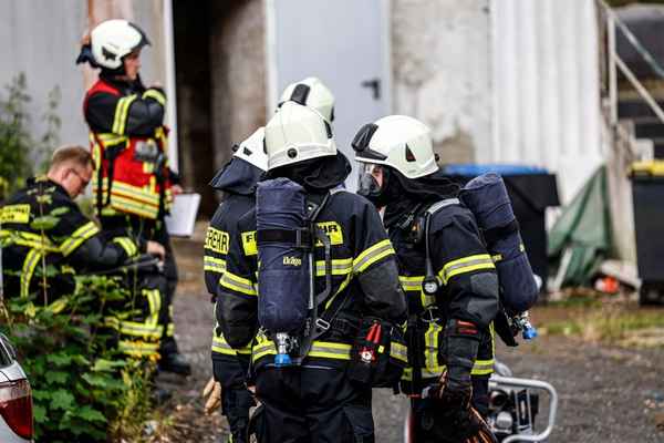 FW-MK: CO Austritt in Wohnhaus, ein Bewohner verstorben