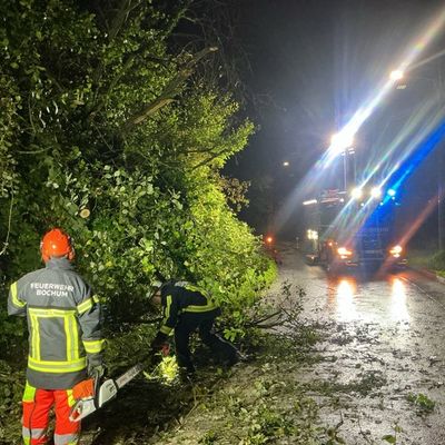 FW-BO: Sturmtief sorgt für 70 Einsätze - Feuerwehr Bochum arbeitet umfangreiche Unwetterlage ab