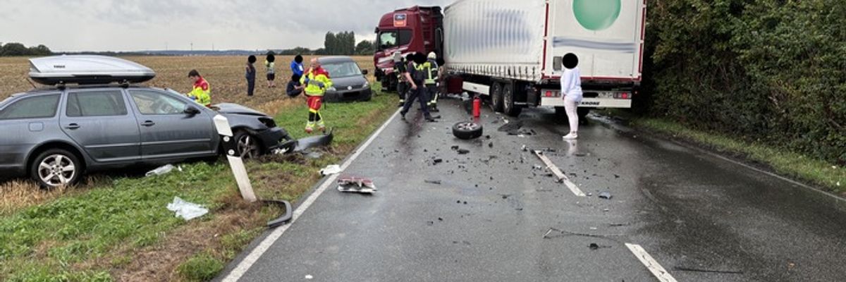 FW-MH: Verkehrsunfall auf Velauer Str.