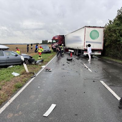 FW-MH: Verkehrsunfall auf Velauer Str.