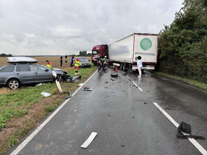 FW-MH: Verkehrsunfall auf Velauer Str.