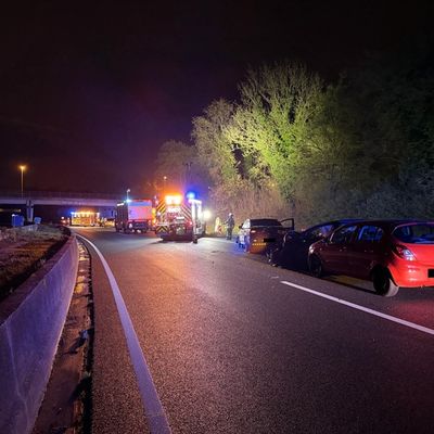 FW-MH: Schwerer Verkehrsunfall auf der A40 - Drohne im Einsatz