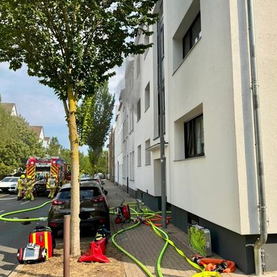 FW Ratingen: Wohnungsbrand auf der Duisburger Straße