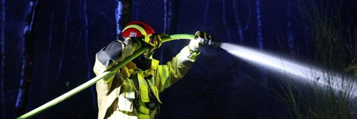 FW-D: Folgemeldung 1: Überörtliche Hilfe bei Waldbränden - Feuerwehr Düsseldorf unterstützt mit weiteren Feuerwehren in Düren