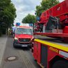 FW Grevenbroich: Zwei größere Einsätze für die Feuerwehr Grevenbroich am Samstagabend Brand im Außenbereich eines Krankenhauses - Feuer an Halle in Kapellen
