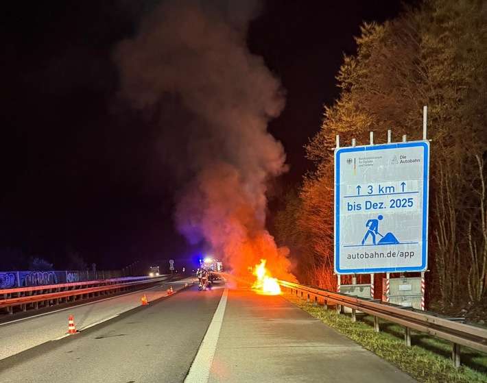 FW-EN: PKW-Brand auf Autobahn