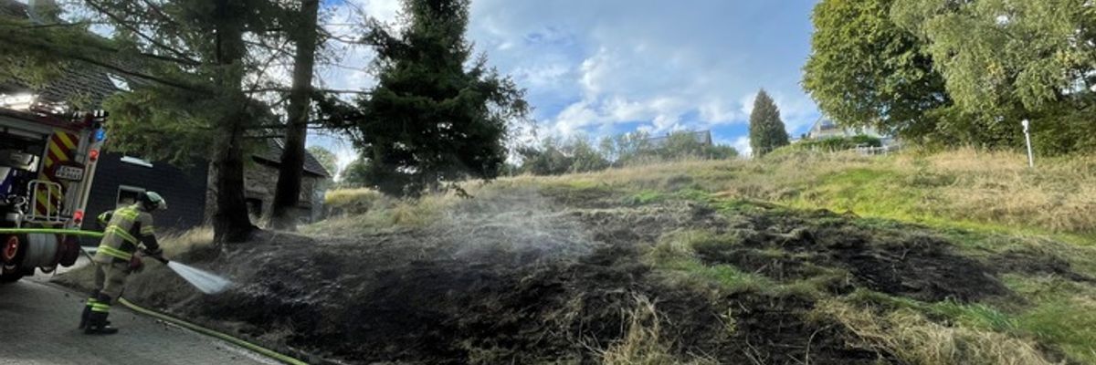 FW-EN: Flächenbrand oberhalb des Krankenhauses - ausgelöste Brandmeldeanlage und Rettungsdienstunterstützung