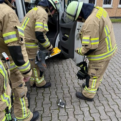 FW-KLE: CBRN-Zug auf Exkursion beim Forschungszentrum Jülich