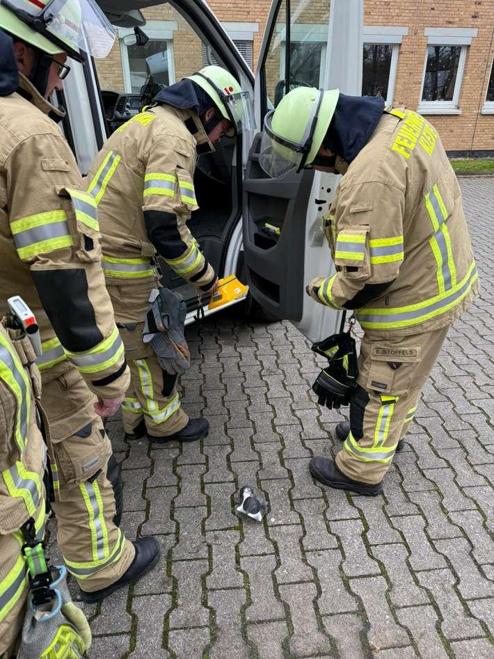 FW-KLE: CBRN-Zug auf Exkursion beim Forschungszentrum Jülich