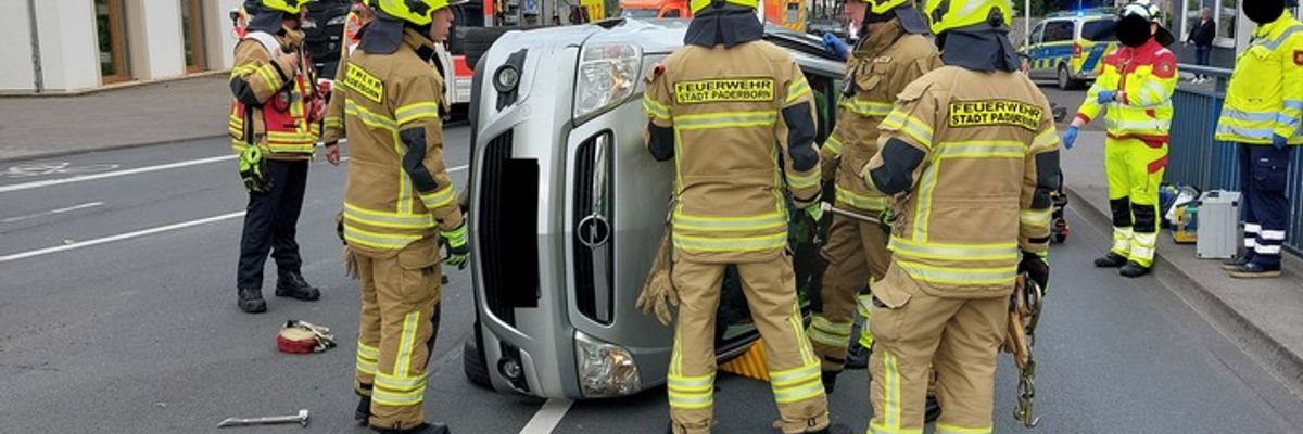 FW Paderborn: Verkehrsunfall auf dem Inneren Ring in Paderborn
