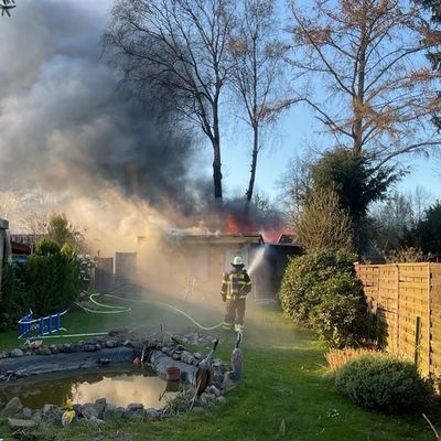 FW-DO: Brennende Gartenlaube in Menglinghausen