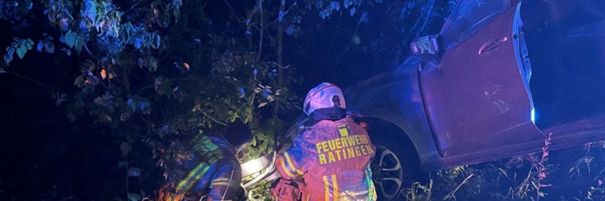FW Ratingen: Verkehrsunfall nach Ausweichmanöver