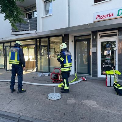 FW Dinslaken: Kellerbrand am Bahnhofsplatz