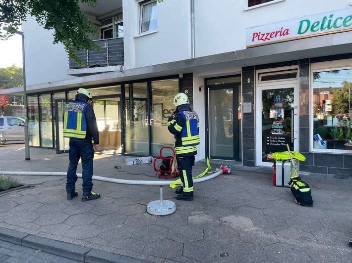 FW Dinslaken: Kellerbrand am Bahnhofsplatz