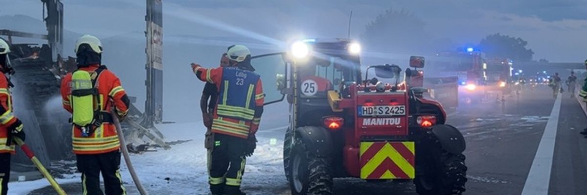FW Weinheim: Feuerwehr Weinheim unterstützt bei LKW Brand auf der BAB5