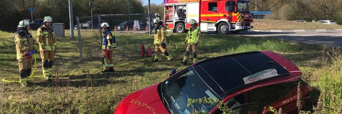 FW Speyer: Verkehrsunfall / Eine Person verletzt