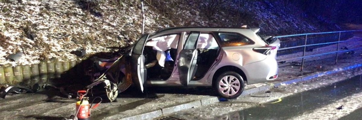 FW Paderborn: Verkehrsunfall am Ludwigsfelder-Ring Zwei Verletzte nach Seitenaufprall