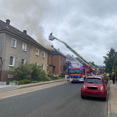 FW-Velbert: Dachstuhlbrand und mehrere Paralleleinsätze