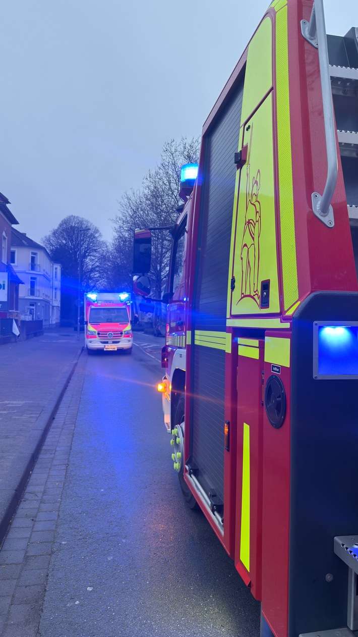 FW-DT: Person nach Sturz über Drehleiter gerettet