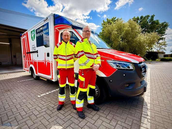 FW Dinslaken: Ein Jahr RTW Voerde 2 - starke Partnerschaft für die Region