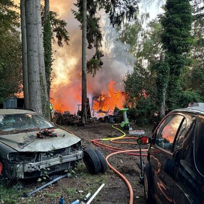 FW-PI: Wohnhausbrand in Quickborn - Über 100 Einsatzkräfte mehrere Stunden im Einsatz