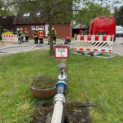 FW-ROW: Brennt Schornstein