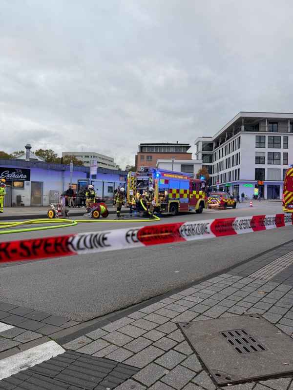 FW Mettmann: Brand in einer Dachgeschosswohnung