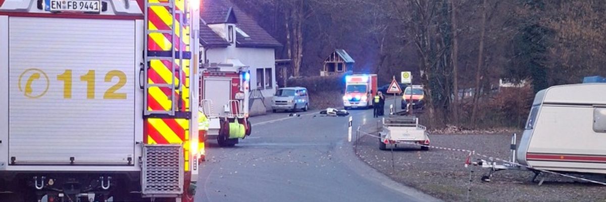 FW-EN: Verkehrsunfall L701 mit Landeplatzsicherung für Rettungshubschrauber