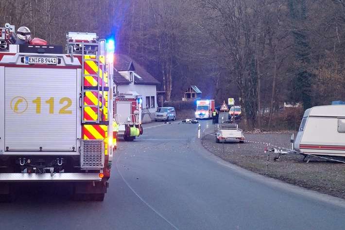 FW-EN: Verkehrsunfall L701 mit Landeplatzsicherung für Rettungshubschrauber