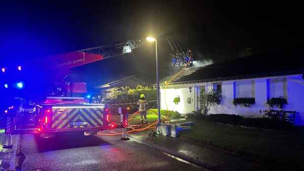 FW Gronau: Dachstuhlbrand am Wieselweg