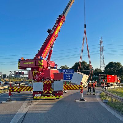 FW-M: Schweres Heben nach Unfall (Langwied)
