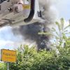 FW Moers: Werkstatthalle und Kleintransporter brennen in Moers-Kapellen