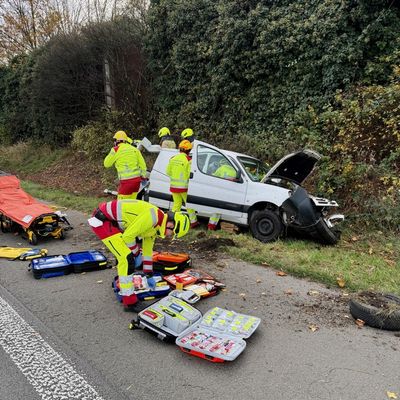 FW Ratingen: Verkehrsunfall mit eingeklemmter Person auf der BAB 3