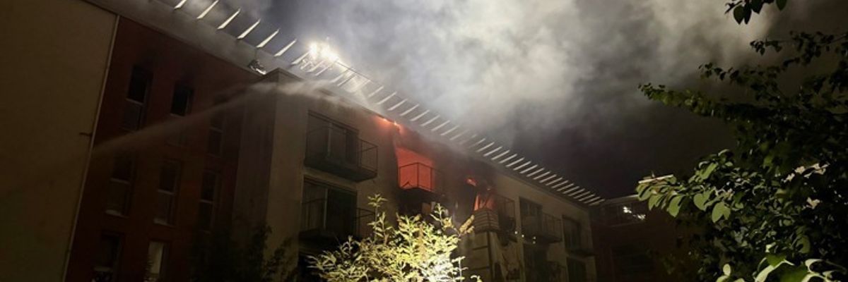 FW-E: Feuer in leerstehendem Altenheim - vier Zimmer ausgebrannt
