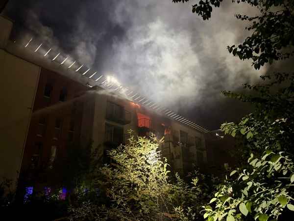 FW-E: Feuer in leerstehendem Altenheim - vier Zimmer ausgebrannt